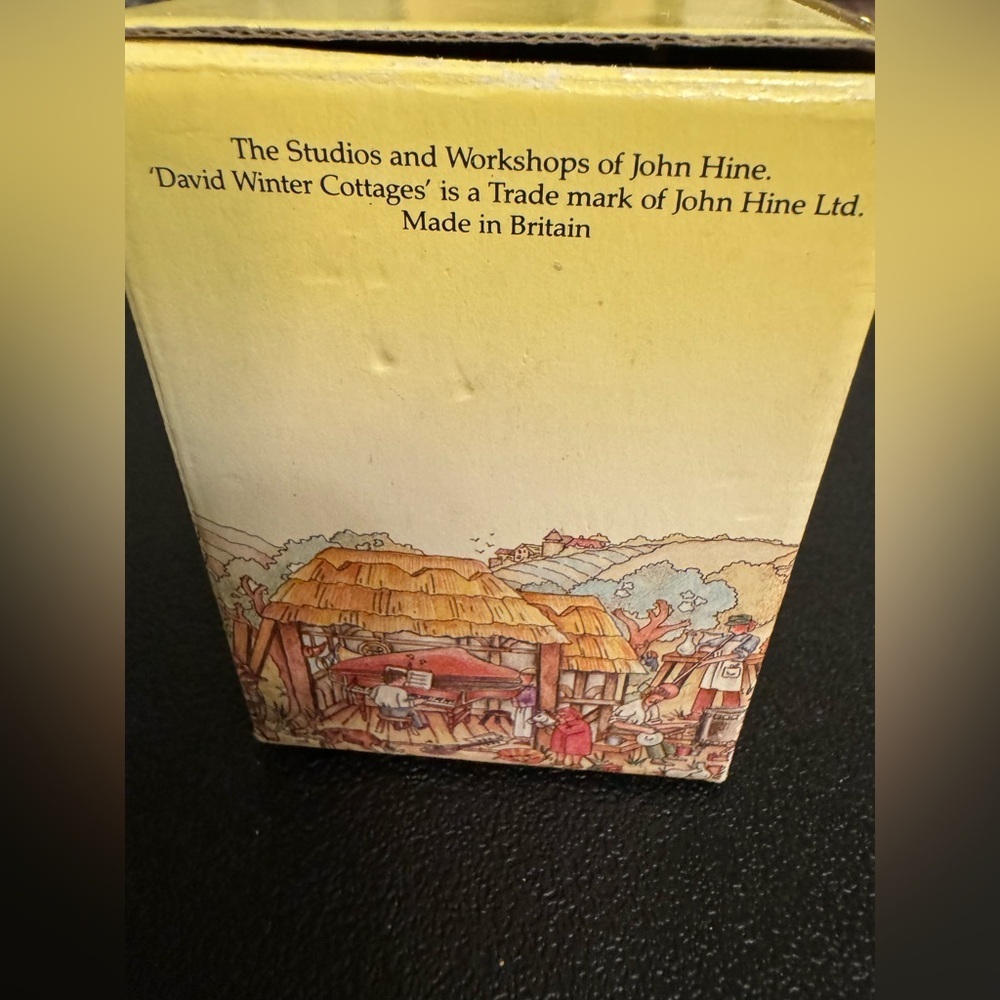 David Winter Vicarage Figurine - Picture 6 of 12